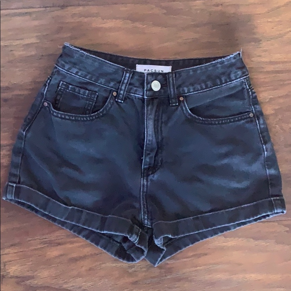 Black PacSun mom shorts
